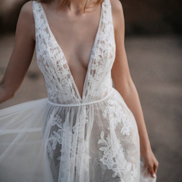 Allure Bridals E254 - Julia - Picture 2 of 4